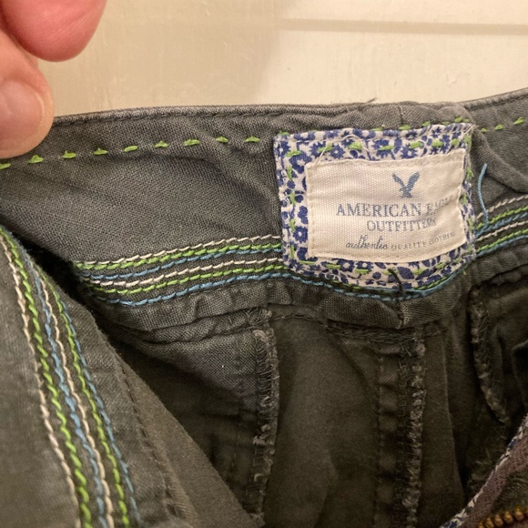 American Eagle Capris. Double Button Waist Button Pockets. Gray Size 4. Shorts - Picture 6 of 8